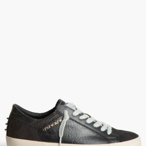 Zapatilla negra tachas — Avance de temporada, Ofertas, Ofertas, Zapatillas | Loca Tentación Chile